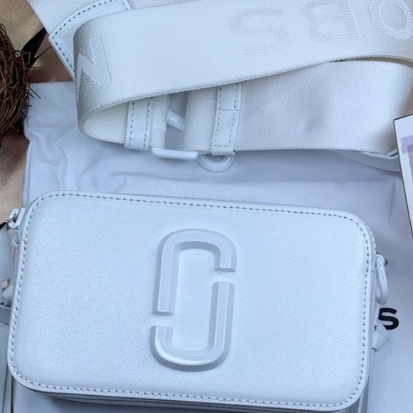 Marc Jacobs Handbags - Marc Jacobs White Crossbody
